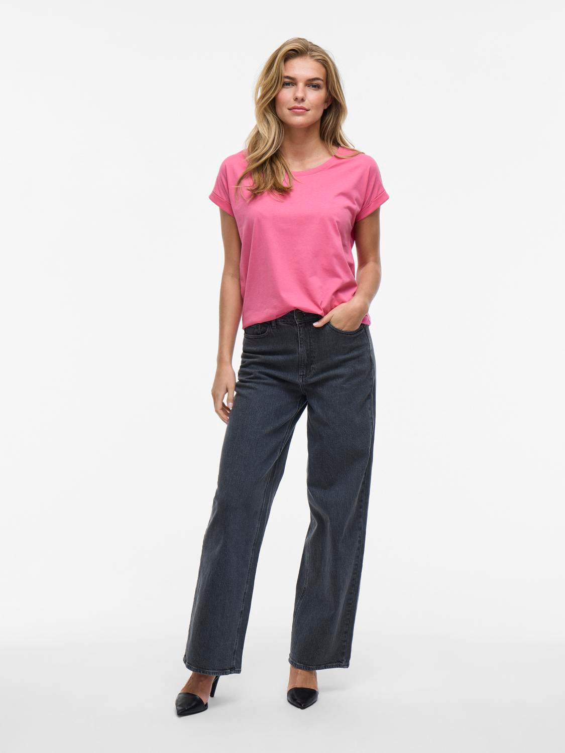 model_shot-front_full